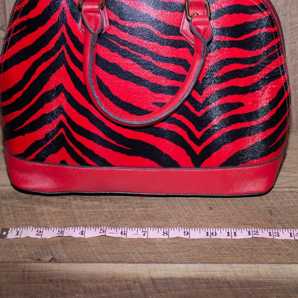 Statement Handbag - image 8